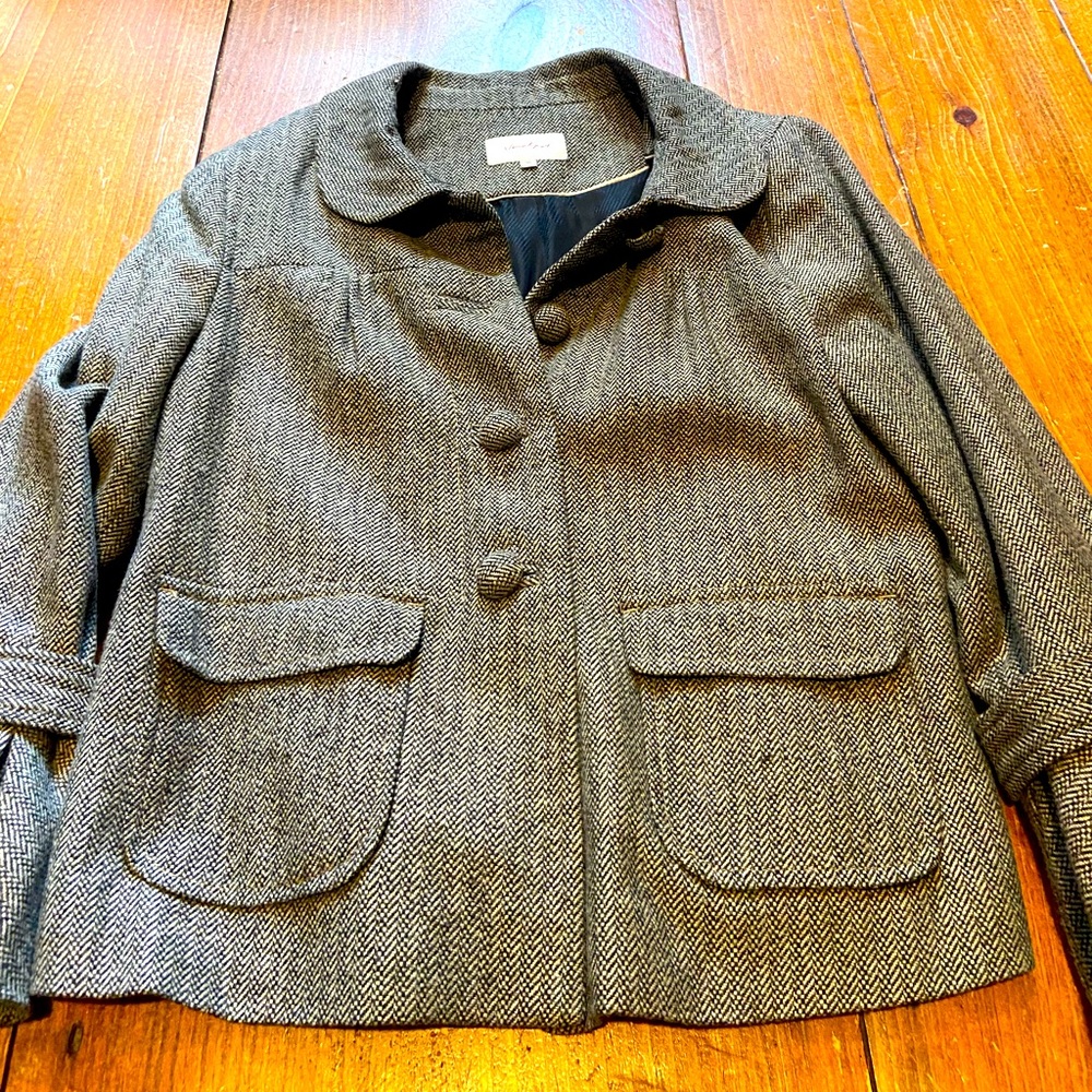 Incredibly made 100 percent high quality merino wool grey jacket size 36